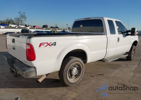 2013 Ford F-250 Xl z USA, uszkodzony, nr VIN 1FT7X2B67DEB13590